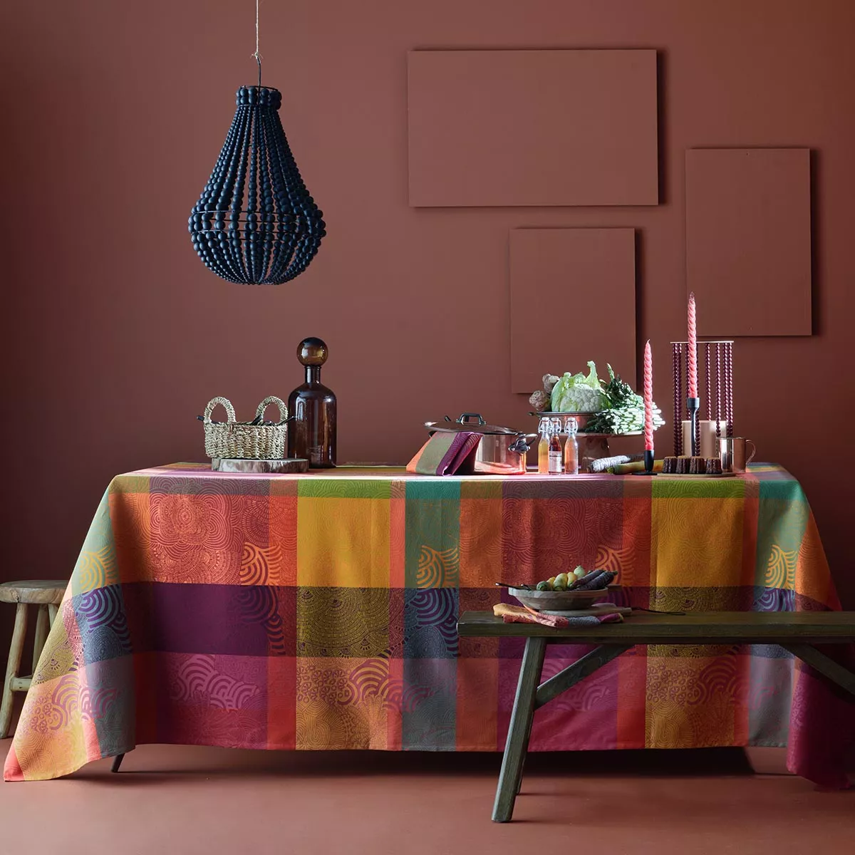 Garnier Thiebaut Linge De Table Pur Coton Enduit Imperméable Multicolore Flamboyant Modèle Mille Rainures Flamboyant