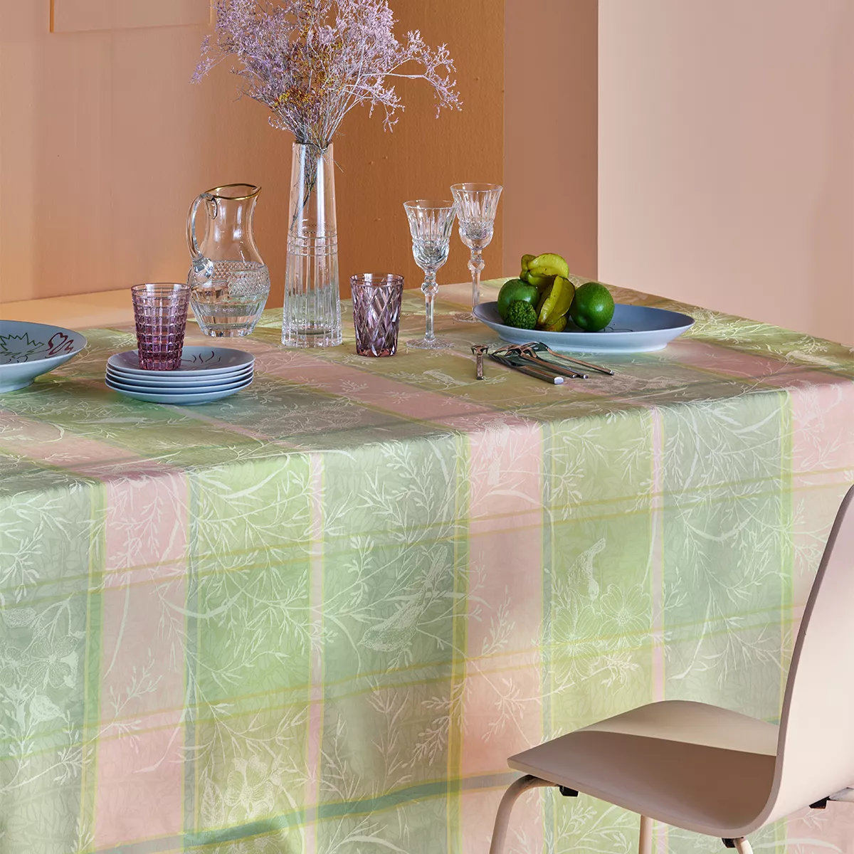 Garnier Thiebaut Linge De Table Pur Coton Enduit Imperméable Rose Eclosion Modèle Mille Printemps Eclosion