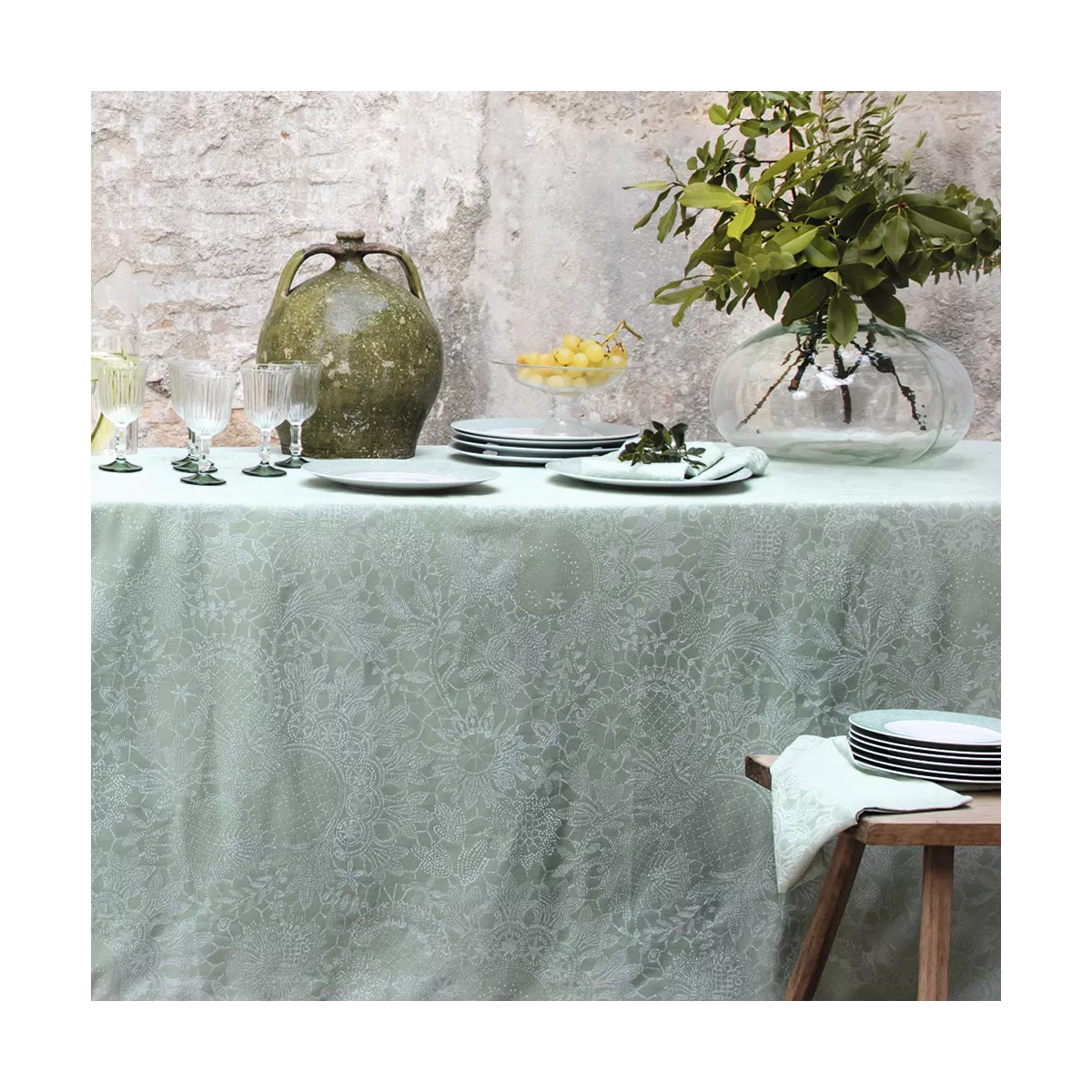 Garnier Thiebaut Linge De Table Pur Coton Enduit Imperméable Vert Jade Modèle Mille Guipures Jade