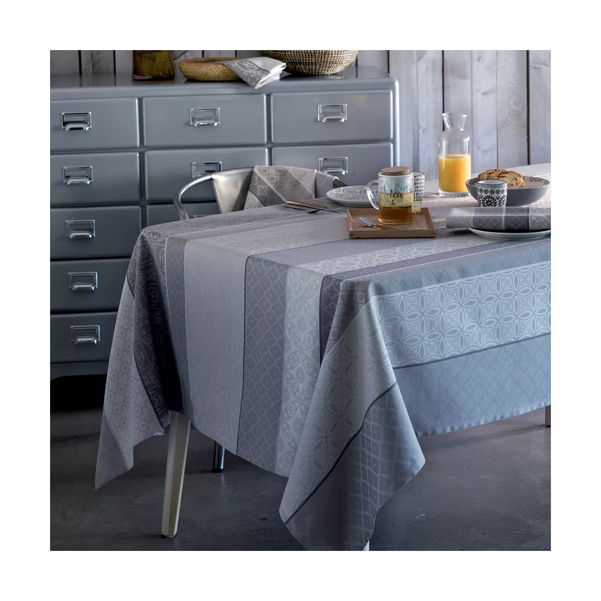 garnier thiebaut Linge de table pur coton gris charbon Modèle mille bastides charbon