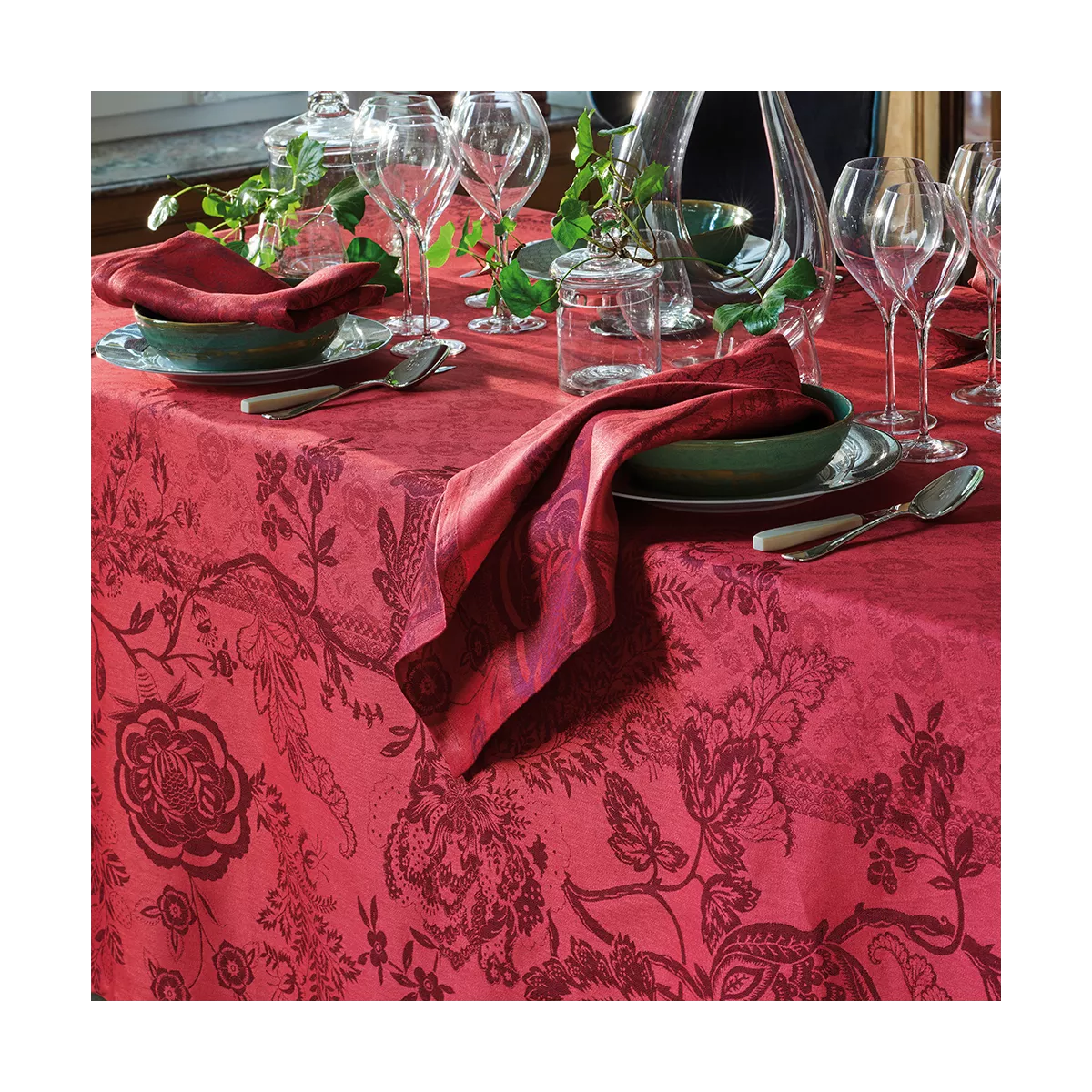 Garnier Thiebaut Linge De Table Pur Lin Rouge Carmin Modèle Scarlett Carmin