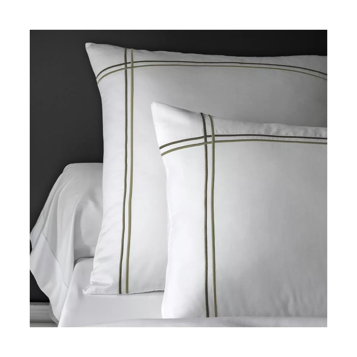 garnier thiebaut Lot de 2 taies satin de coton 120 fils/cm² coloris blanc bronze Palais chic bronze