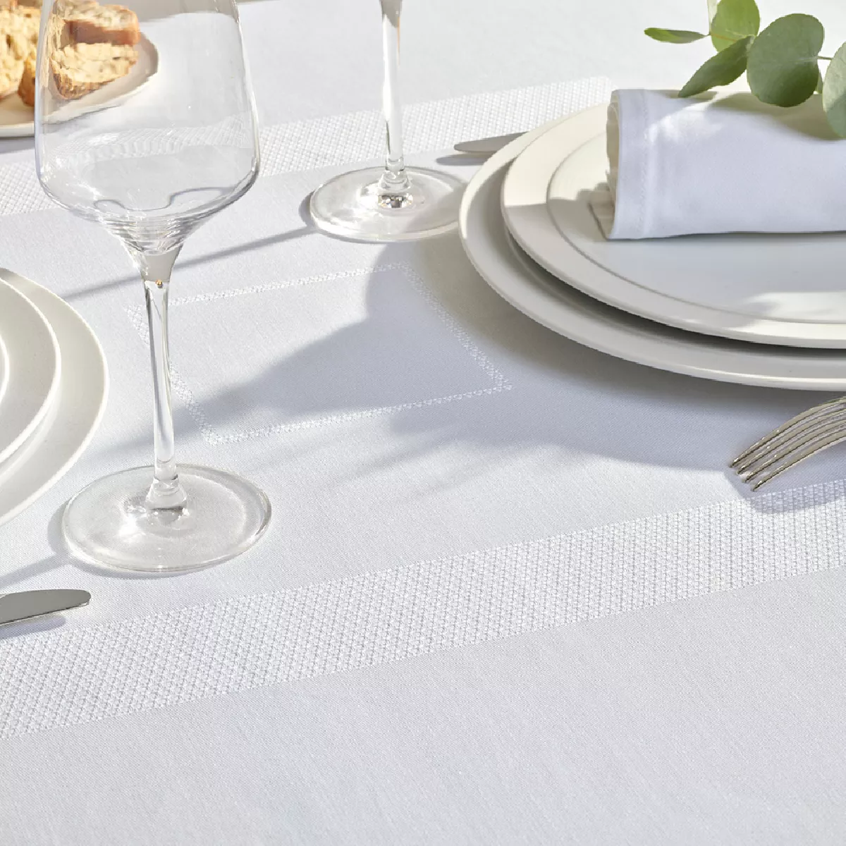 Garnier Thiebaut Nappe Anti Tache Pur Coton Blanc Blanc Signature Blanc