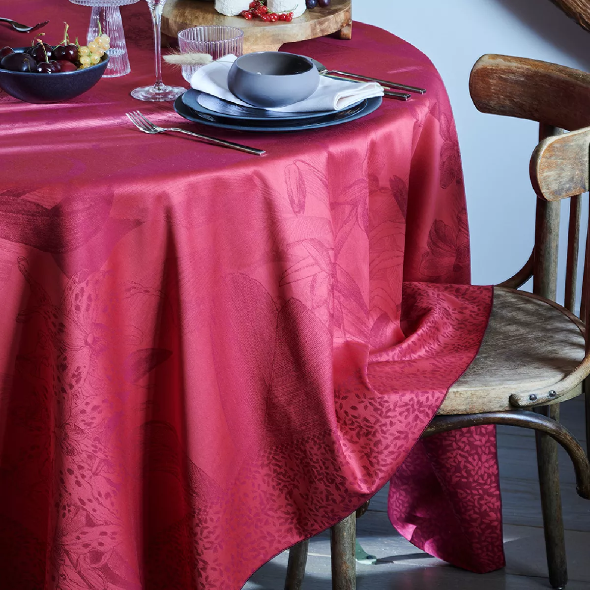Garnier Thiebaut Nappe Anti Tache Pur Coton Bordeaux Bordeaux Orchidees Bordeaux