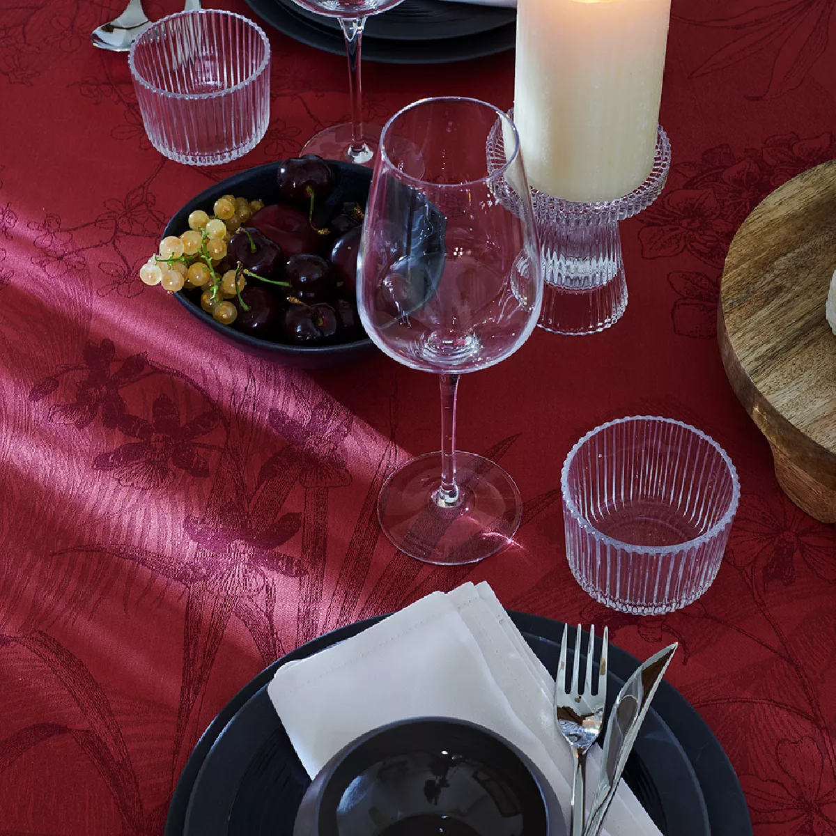 Garnier Thiebaut Nappe Anti Tache Pur Coton Bordeaux Bordeaux Orchidees Bordeaux