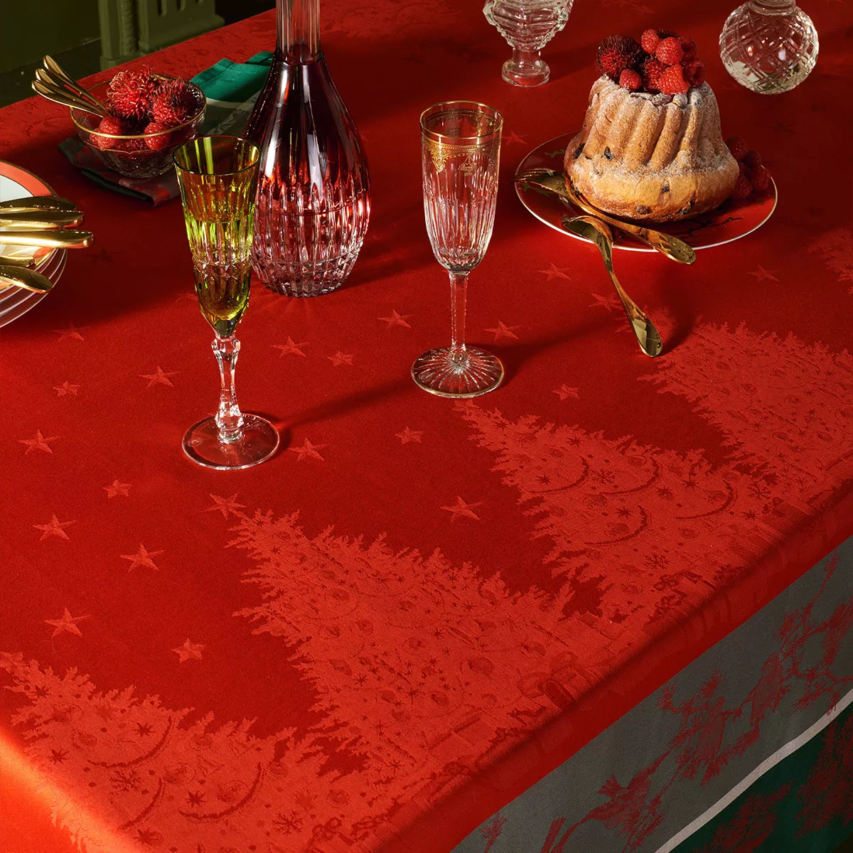 Garnier Thiebaut Nappe Anti Tache Pur Coton Vert Rouge Cadeaux De Noel Rouge