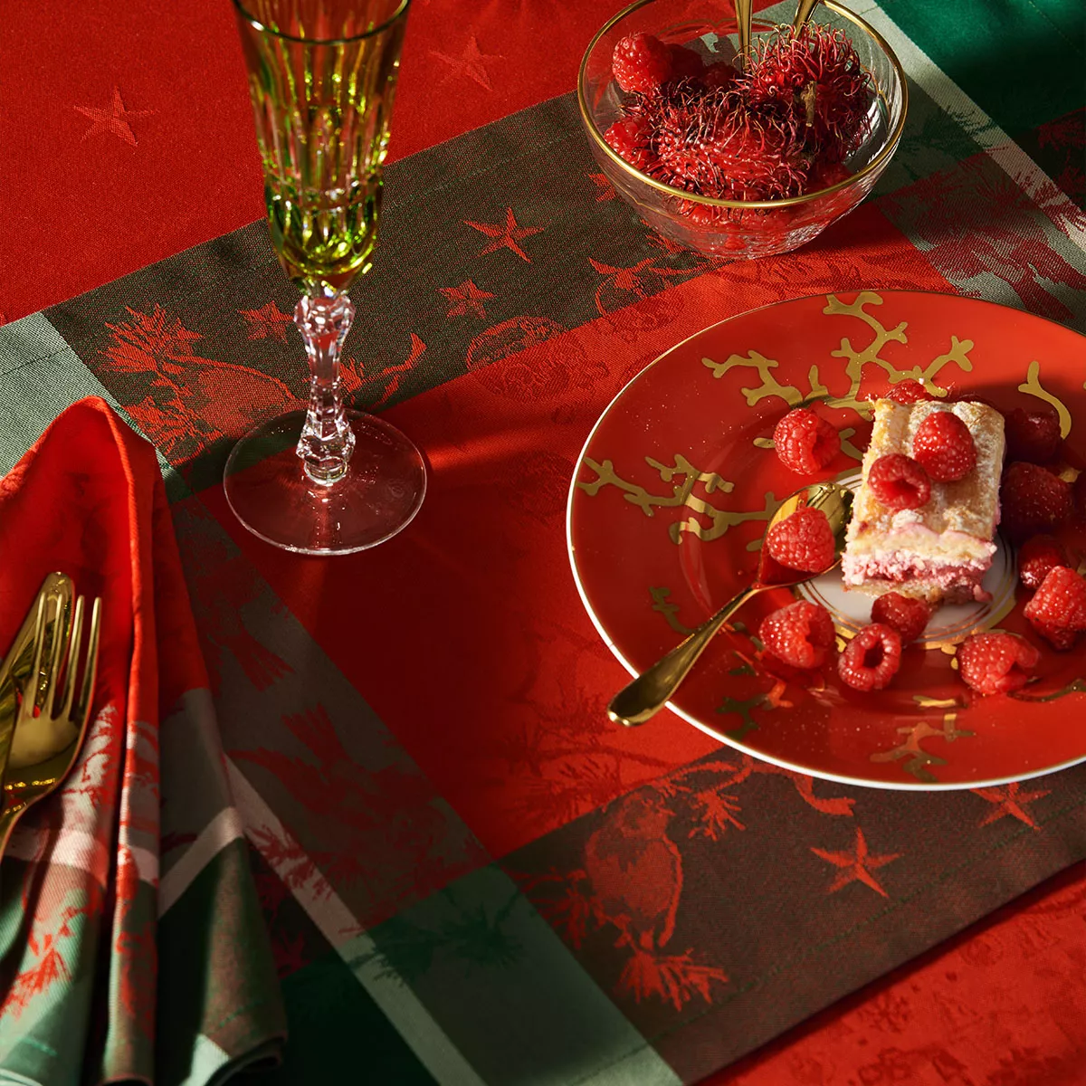 Garnier Thiebaut Nappe Anti Tache Pur Coton Vert Rouge Cadeaux De Noel Rouge