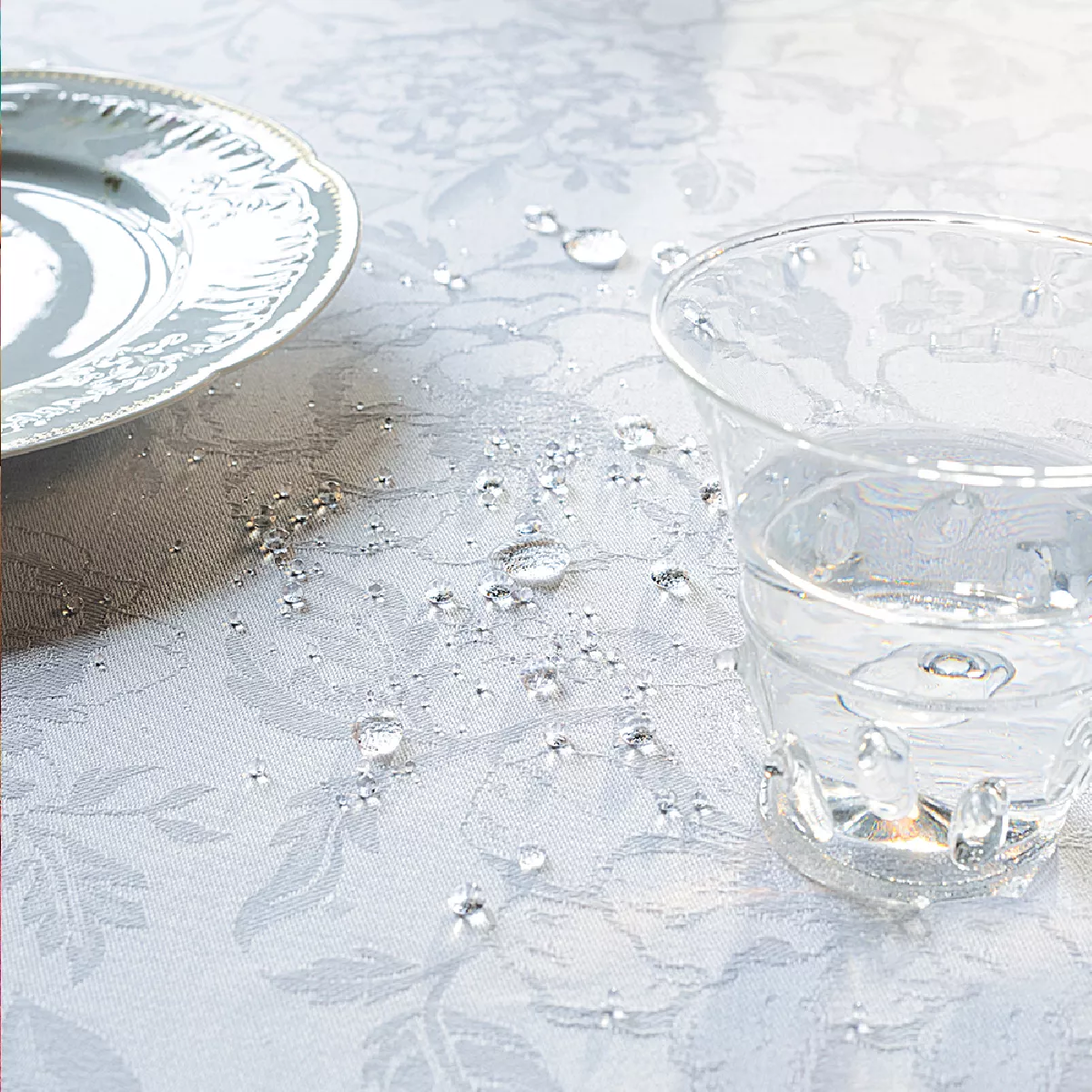 garnier thiebaut Nappe enduite pur coton blanc blanc Mille charmes blanc