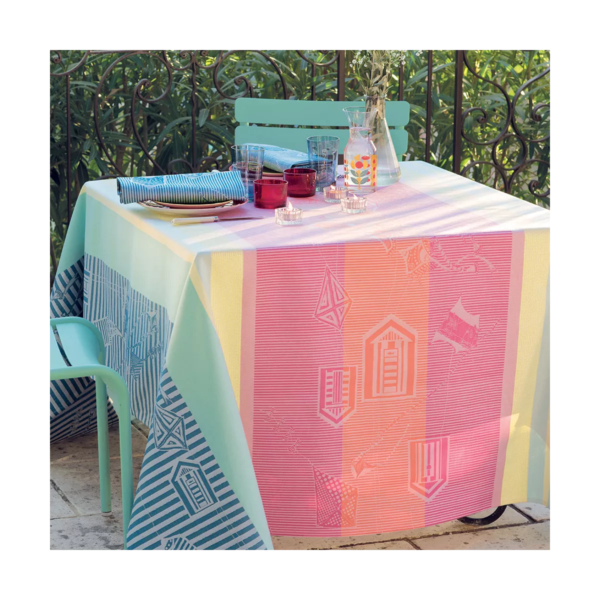 garnier thiebaut Nappe enduite pur coton bleu marin Mille eole marin