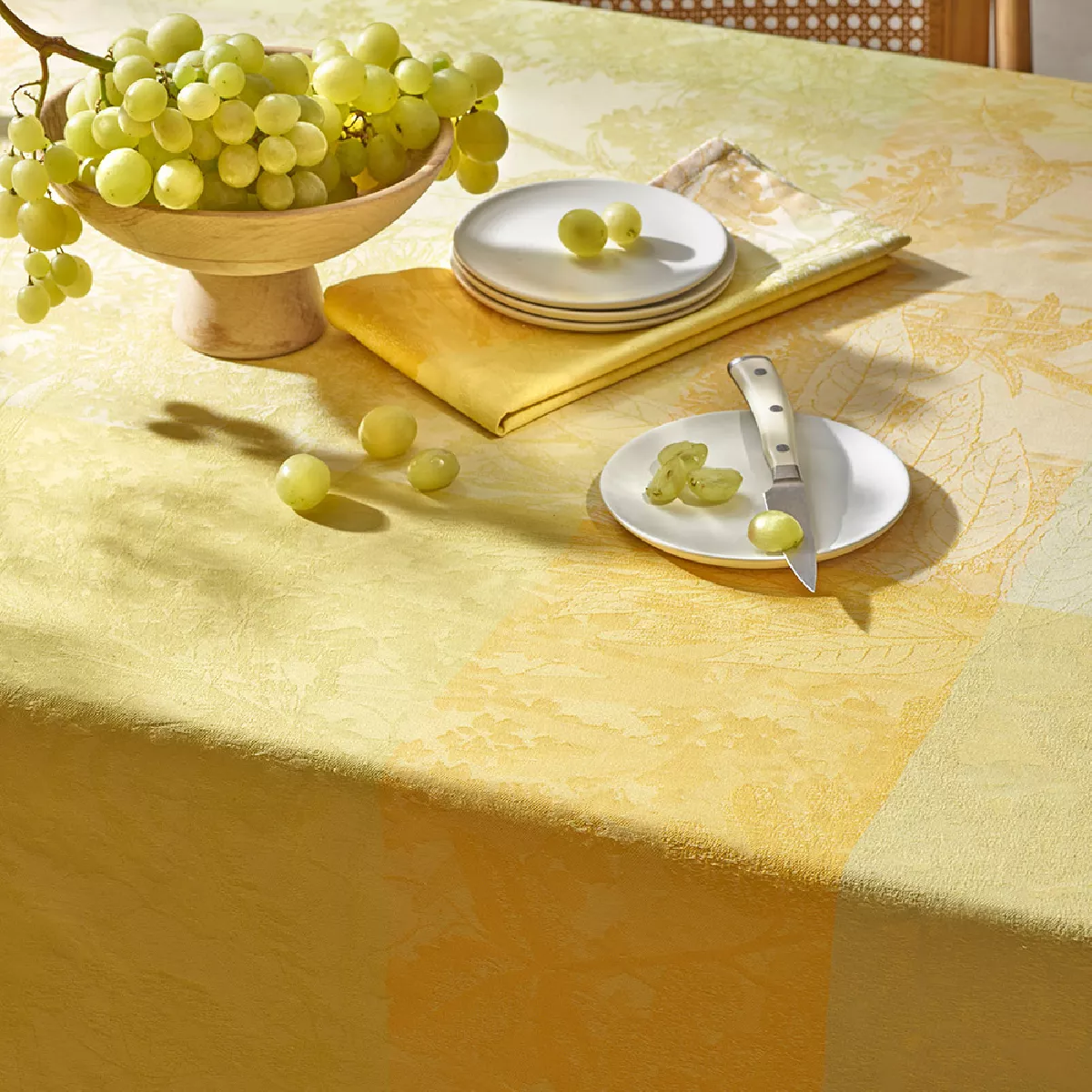 Garnier Thiebaut Nappe Enduite Pur Coton Jaune Solaire Mille Esprit Jardin Solaire