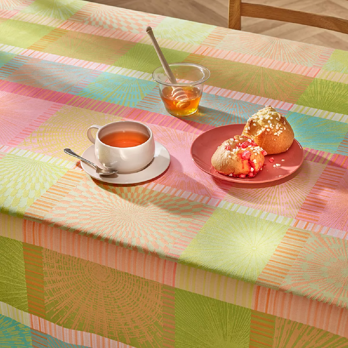 Garnier Thiebaut Nappe Enduite Pur Coton Multicolore Printemps Mille Auras Printemps
