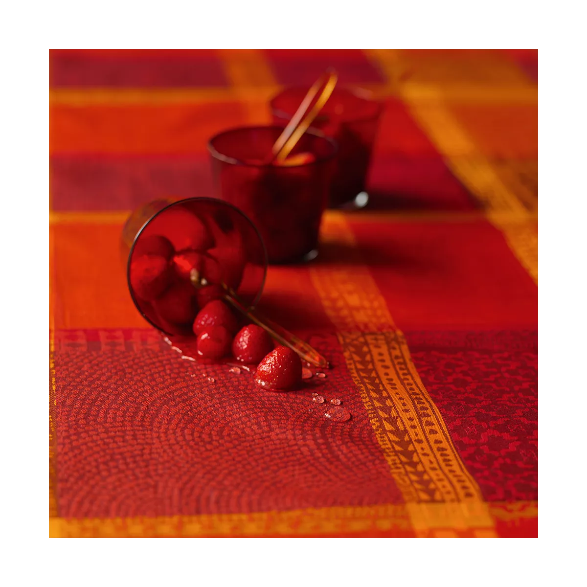 garnier thiebaut Nappe enduite pur coton orange ketchup Mille wax ketchup