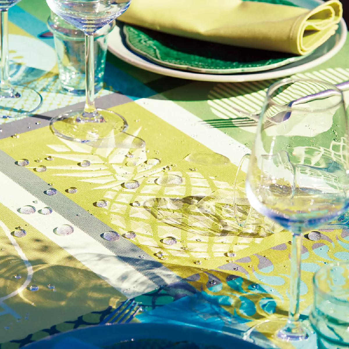 Garnier Thiebaut Nappe Enduite Pur Coton Vert Lime Mille Fruits D Ete Lime