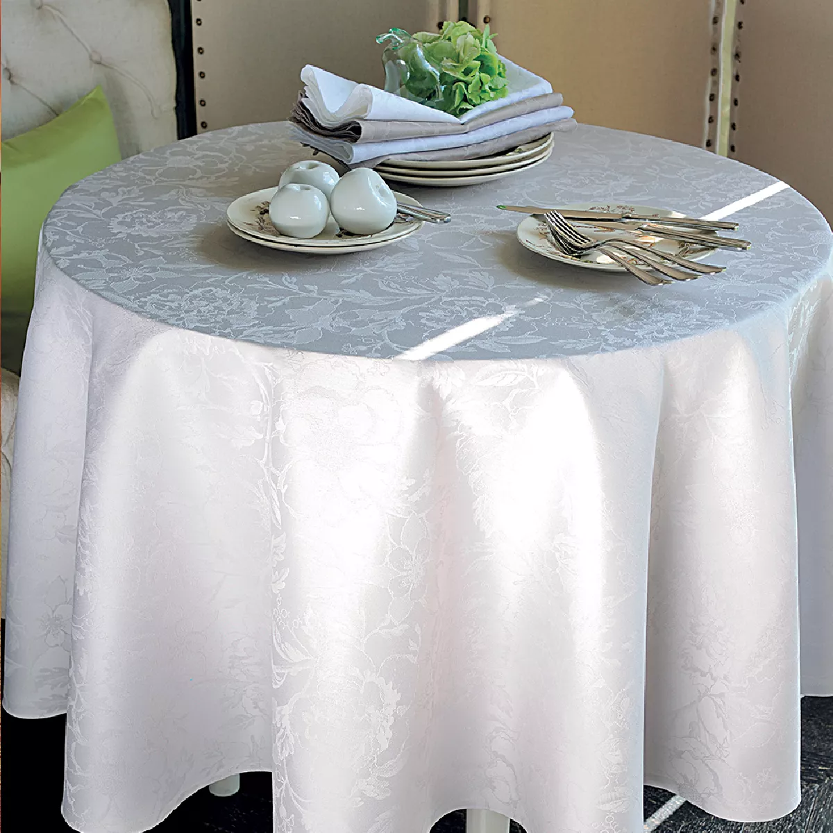 Garnier Thiebaut Nappe Jacquard Pur Coton Beige Nacre Mille Charmes Nacre