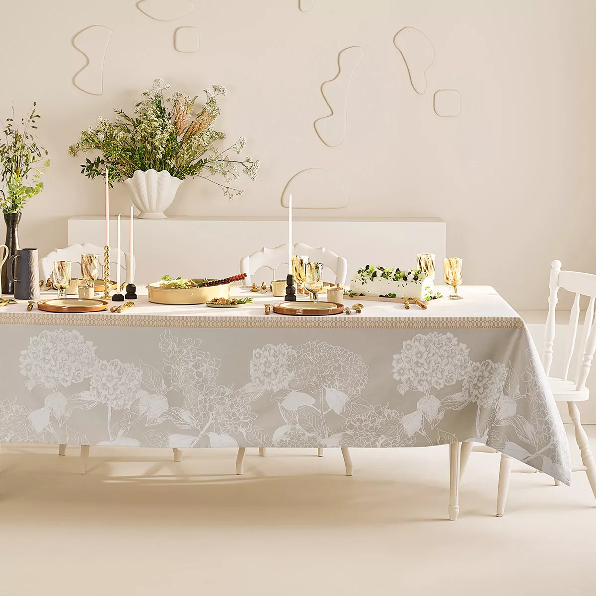 garnier thiebaut Nappe jacquard pur coton beige naturel Mille hortensias naturel