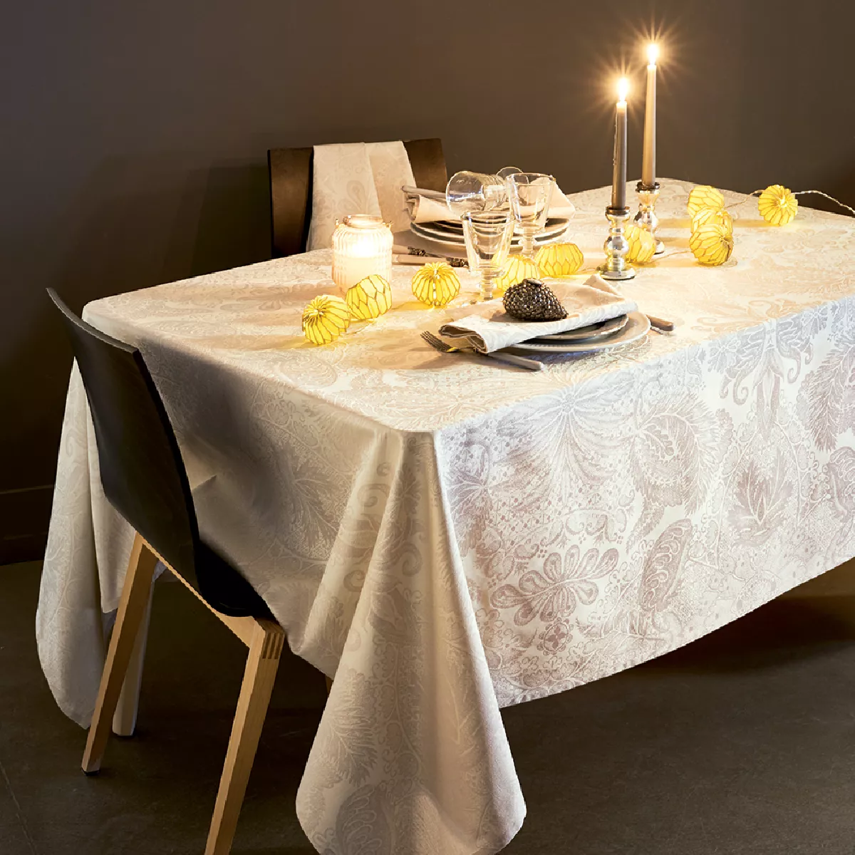 garnier thiebaut Nappe jacquard pur coton beige parchemin Mille isaphire parchemin