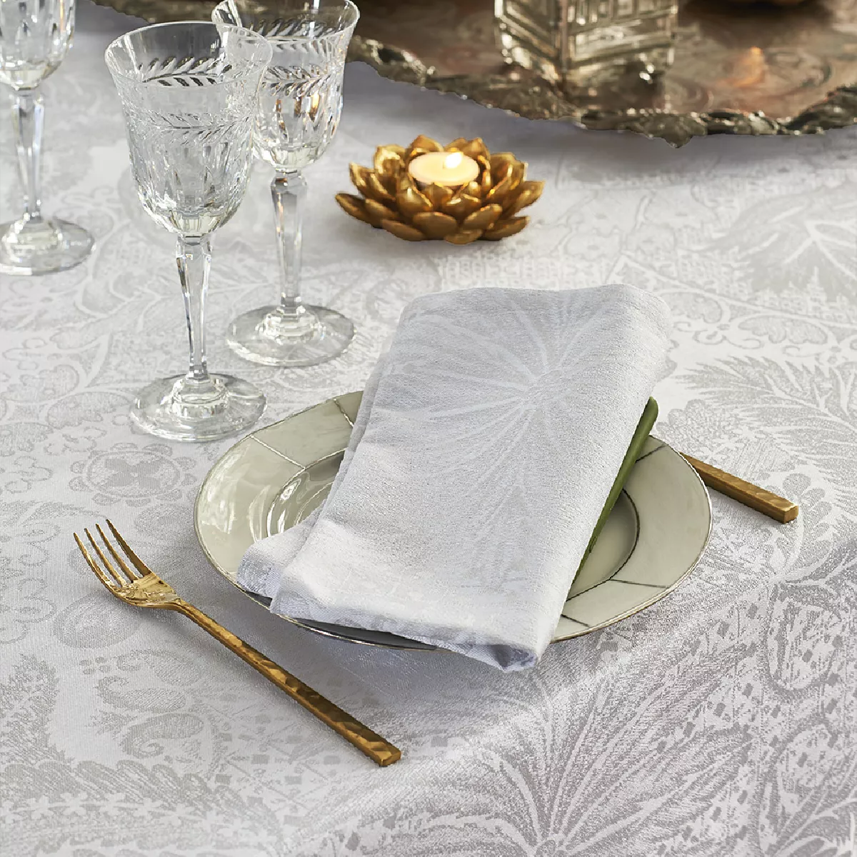 Garnier Thiebaut Nappe Jacquard Pur Coton Blanc Blanc Mille Isaphire Blanc