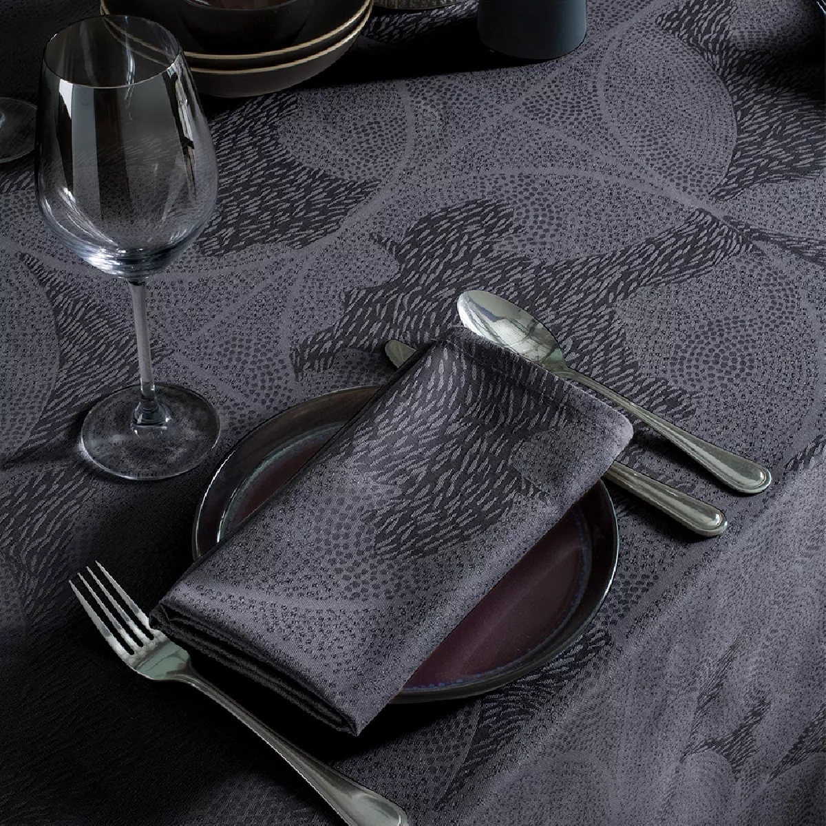Garnier Thiebaut Nappe Jacquard Pur Coton Bleu Metal Mille Gouttes Metal