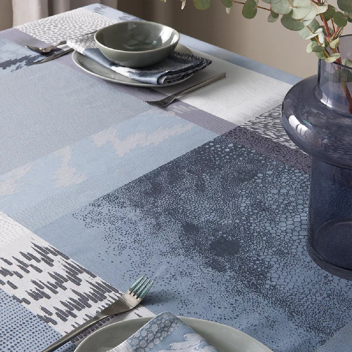 Garnier Thiebaut Nappe Jacquard Pur Coton Bleu Orage Mille Matieres Orage