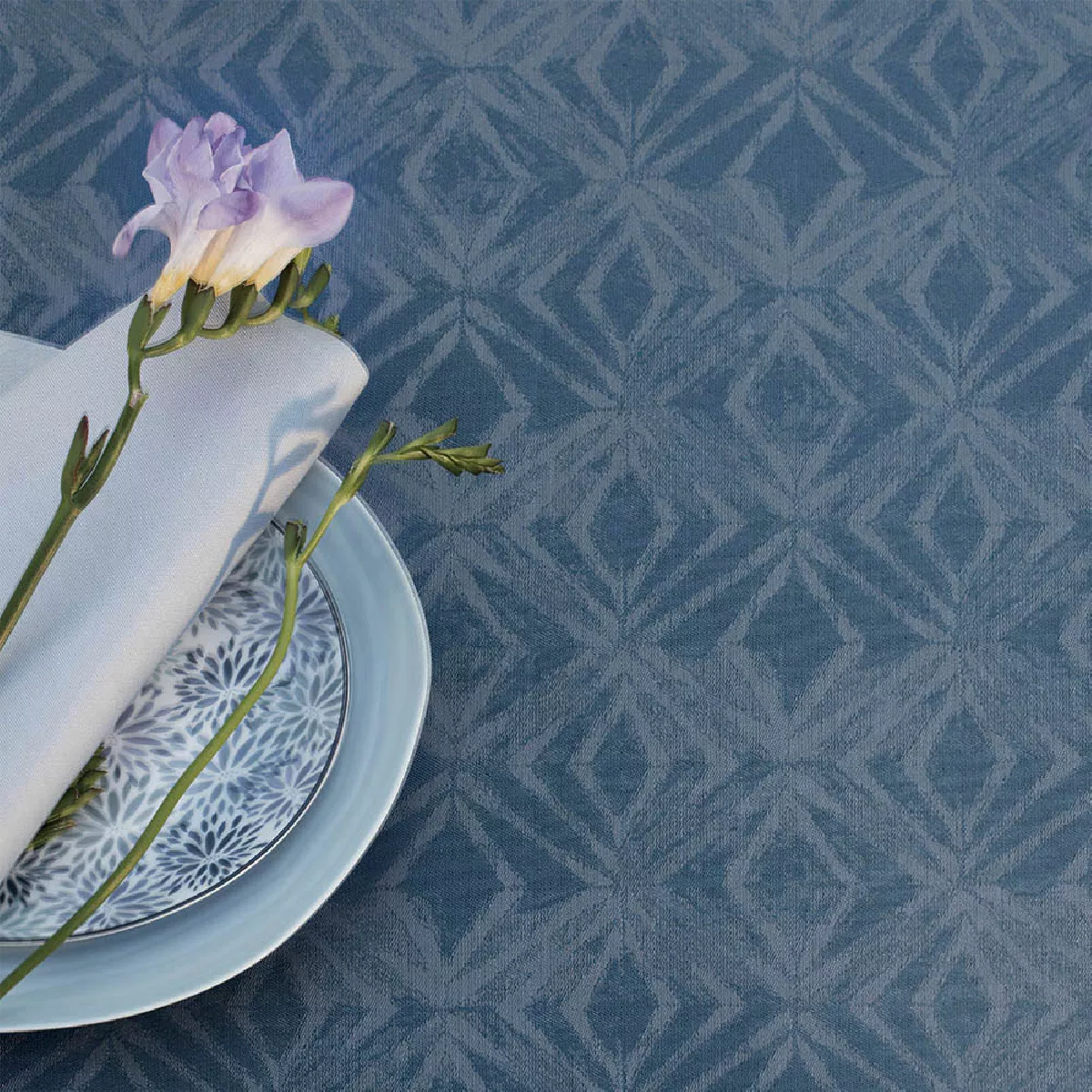 garnier thiebaut Nappe jacquard pur coton bleu petrole Mille ikats petrole