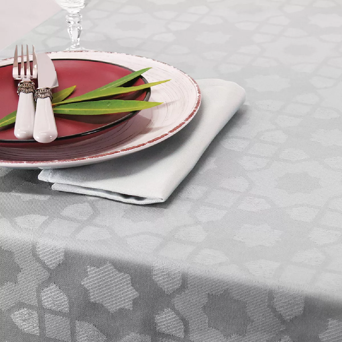 garnier thiebaut Nappe jacquard pur coton gris opale Mille gibraltar opale