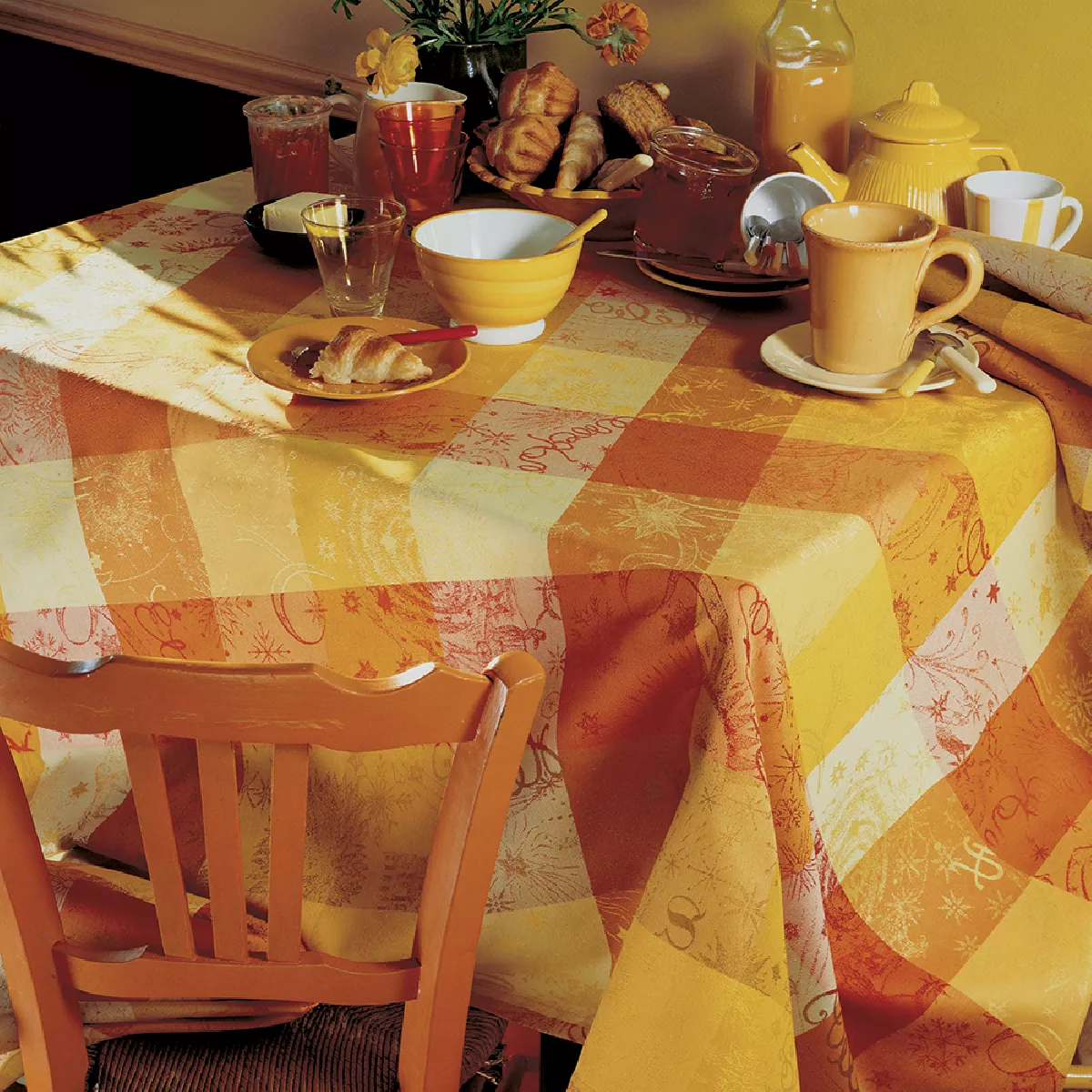 Garnier Thiebaut Nappe Jacquard Pur Coton Jaune Soleil Mille Couleurs Soleil