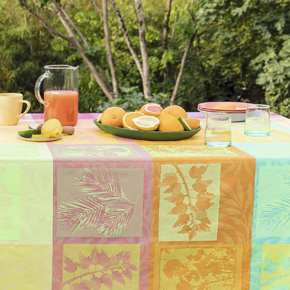 Garnier Thiebaut Nappe Jacquard Pur Coton Multicolore Arc En Ciel Mille Vegetaux Arc En Ciel