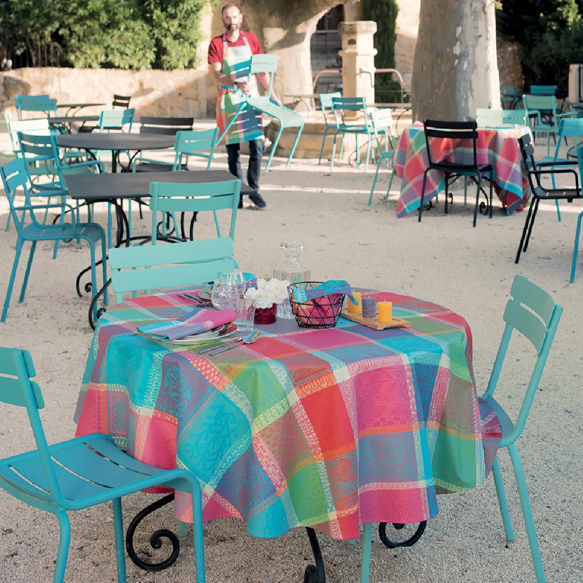 garnier thiebaut Nappe jacquard pur coton multicolore cocktail Mille wax cocktail