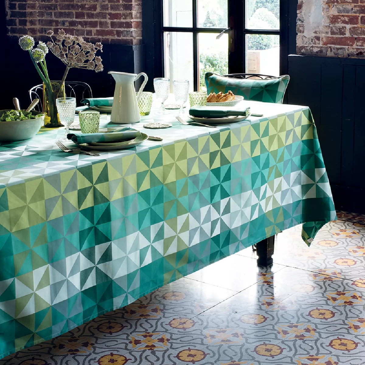 garnier thiebaut Nappe jacquard pur coton vert emeraude Mille quartz emeraude