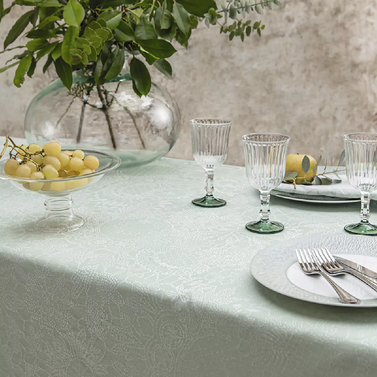 Garnier Thiebaut Nappe Jacquard Pur Coton Vert Jade Mille Guipures Jade