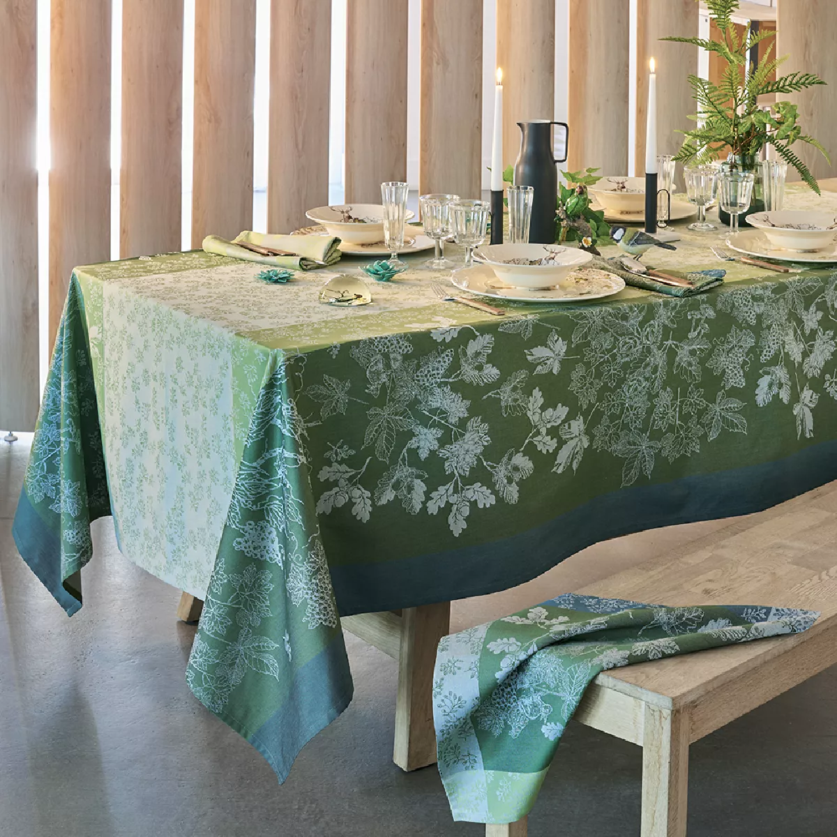 garnier thiebaut Nappe jacquard pur coton vert mousse Mille automnes mousse