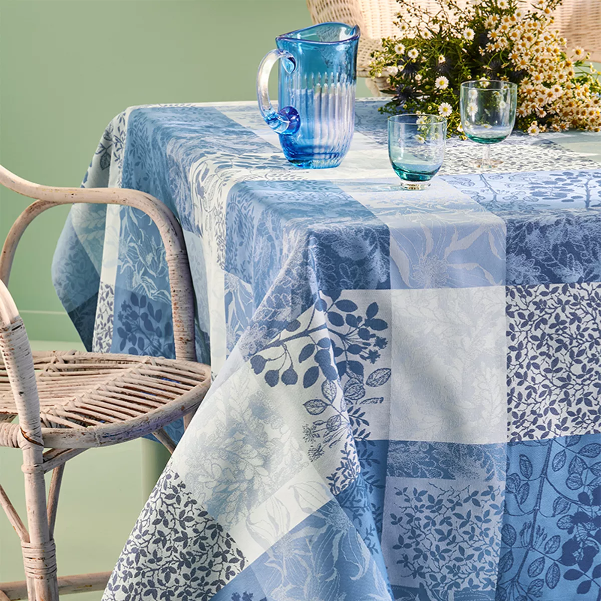 Garnier Thiebaut Nappe Sur Mesure Pur Coton Coloris Bleu Bleu Mille Rameaux Bleu