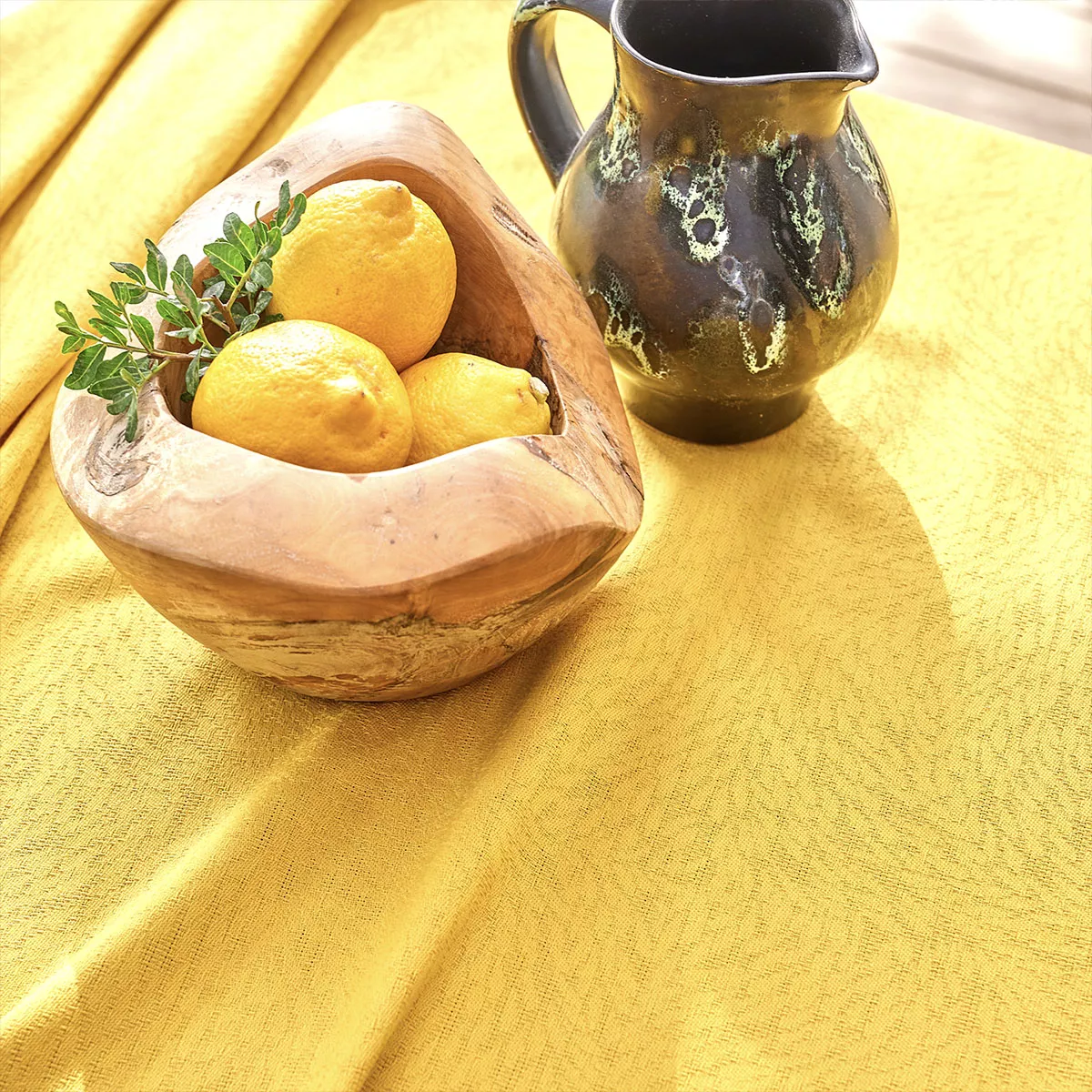 garnier thiebaut Nappe sur mesure pur coton coloris jaune curry Paradia curry