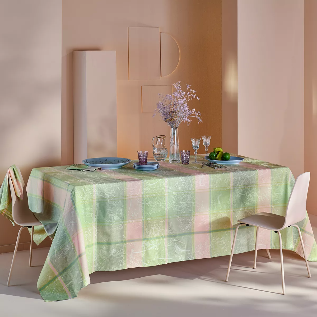Garnier Thiebaut Nappe Sur Mesure Pur Coton Coloris Rose Eclosion Mille Printemps Eclosion