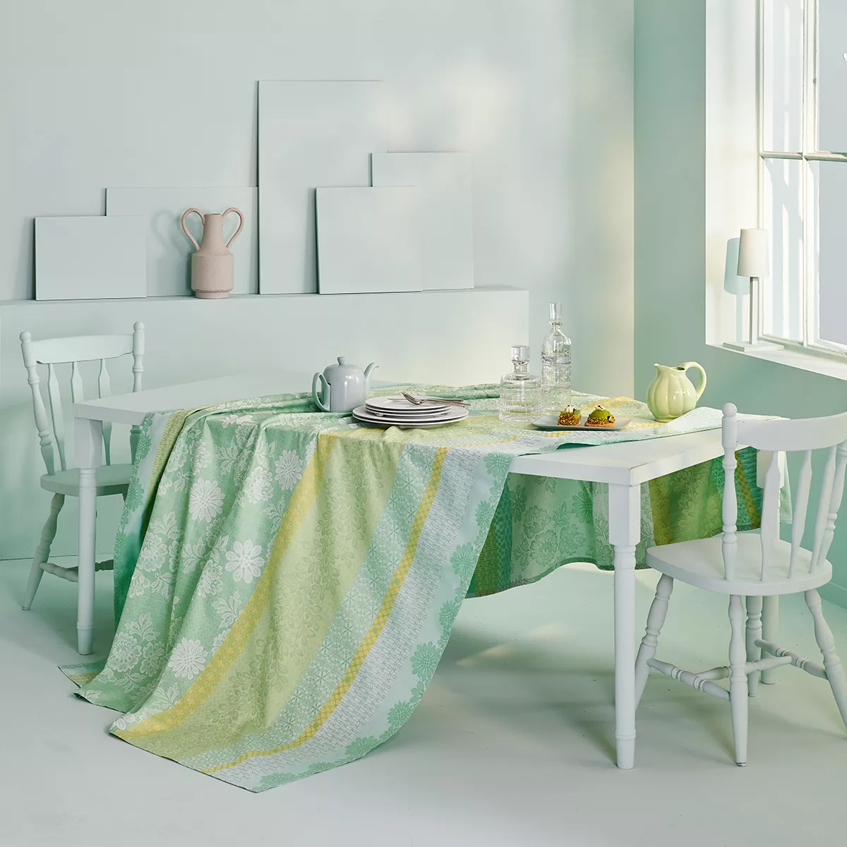 Garnier Thiebaut Nappe Sur Mesure Pur Coton Coloris Vert Amande Mille Lace Amande
