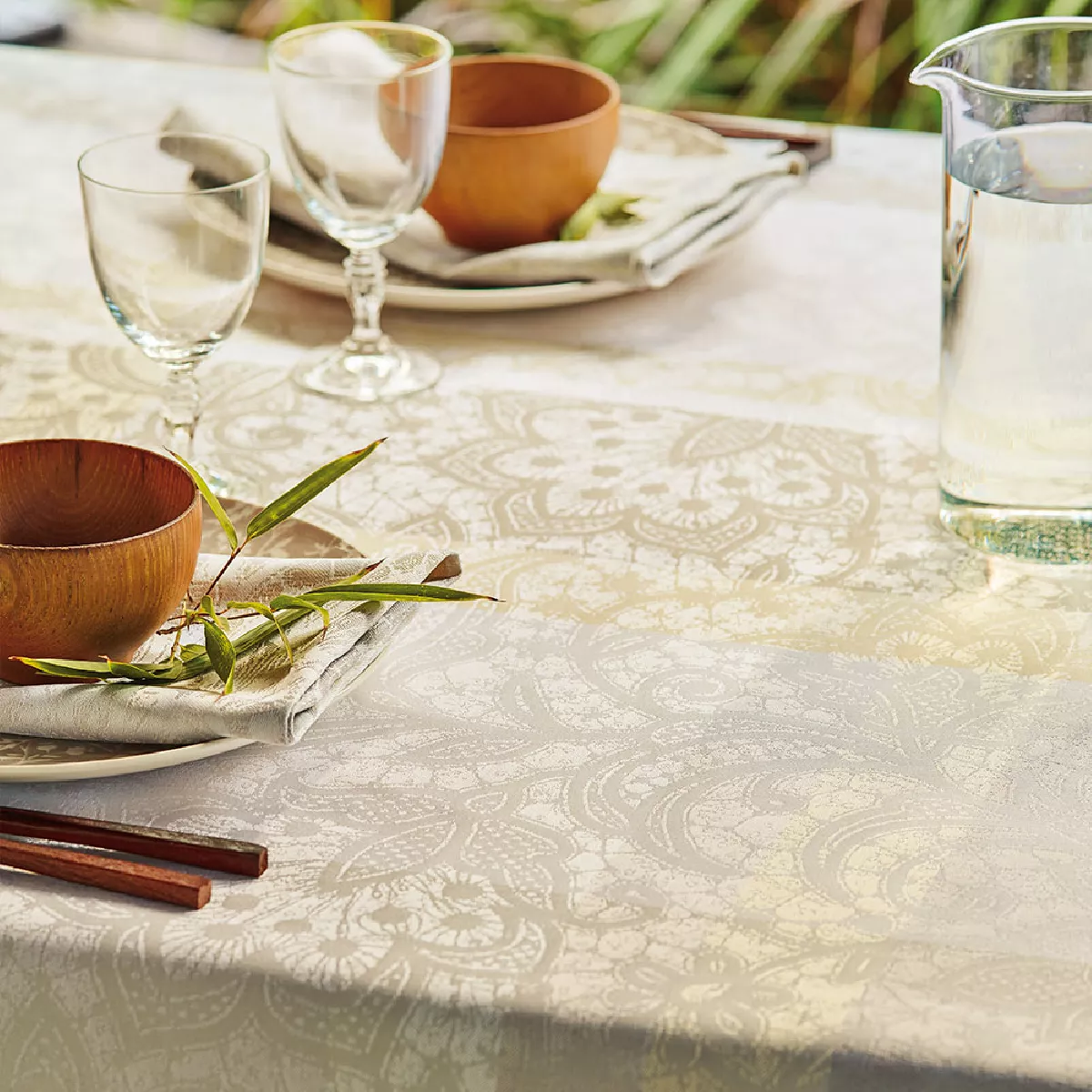 Garnier Thiebaut Nappe Sur Mesure Pur Coton Enduit Imperméable Coloris Beige Naturel Mille Dentelles Naturel