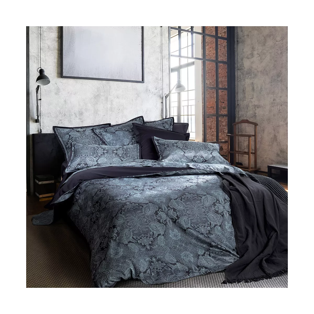 garnier thiebaut Parure de lit satin de coton bleu diamant noir Modèle Isaphire diamant noir