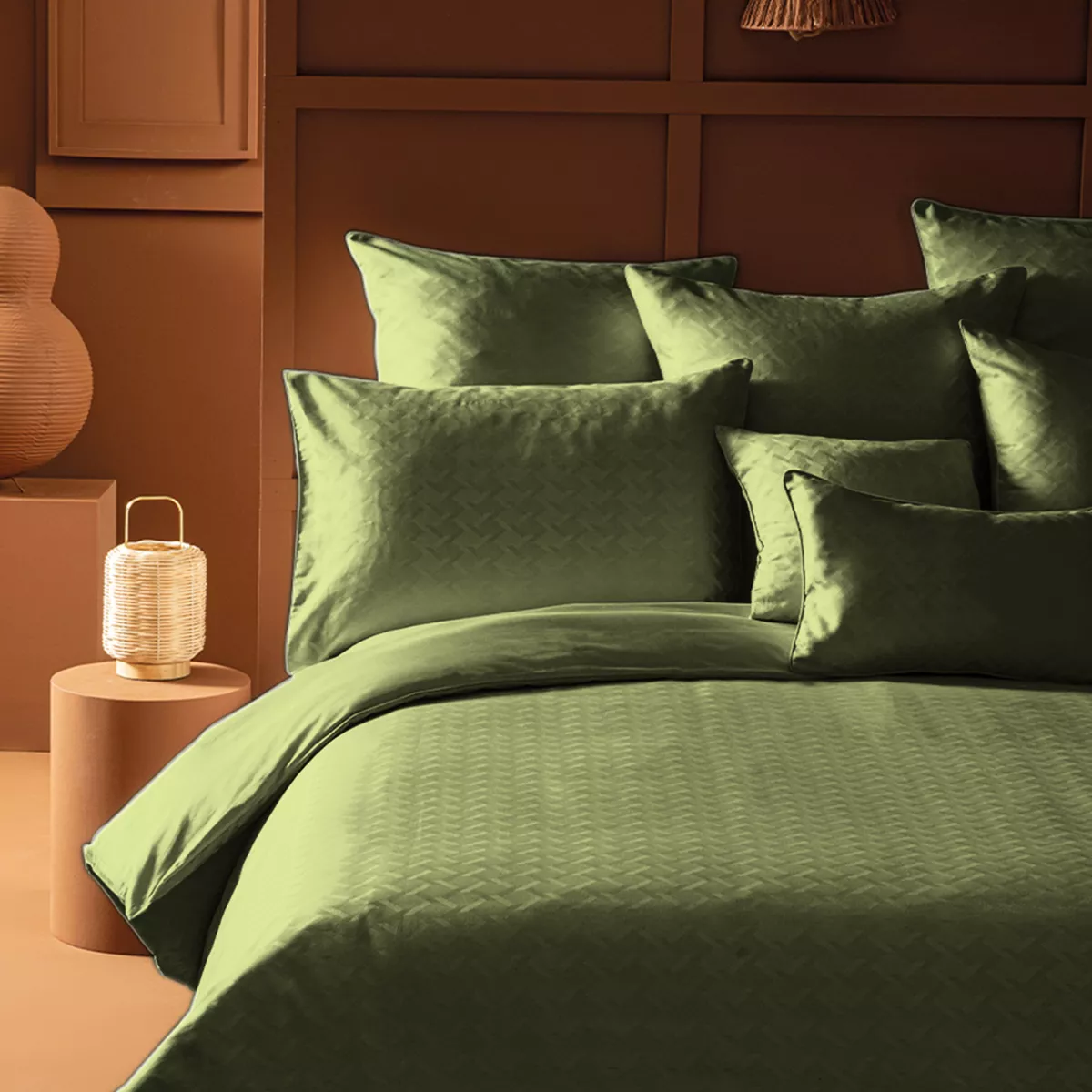 Garnier Thiebaut Parure De Lit Satin De Coton Vert Kaki Modèle Adagio Kaki