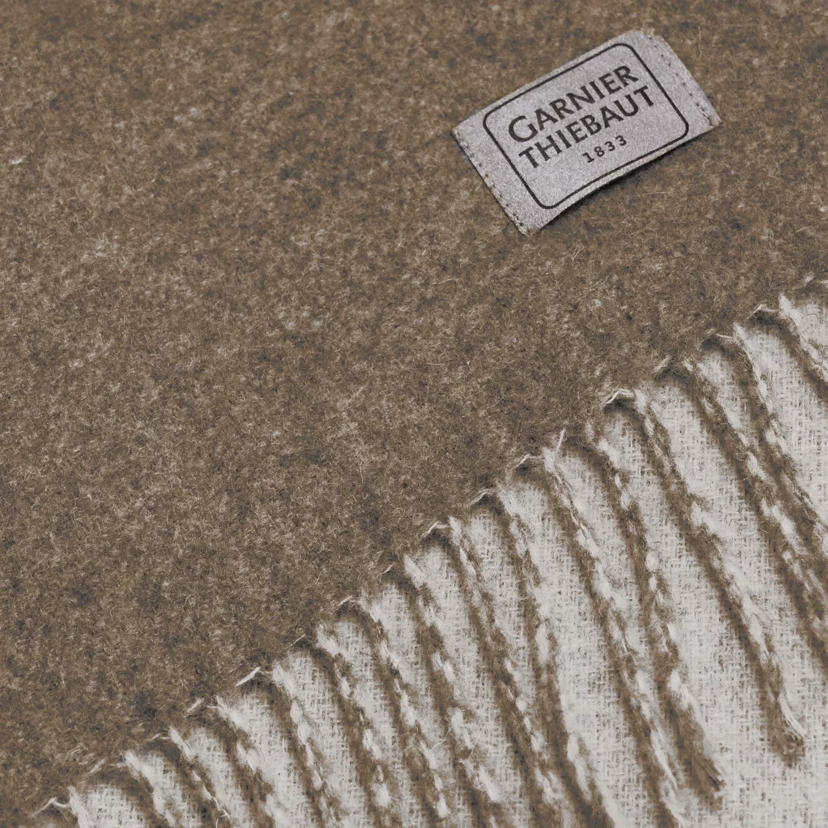 Garnier Thiebaut Plaid Laine & Autres Fibres Coloris Brun Mocca Duetto Mocca