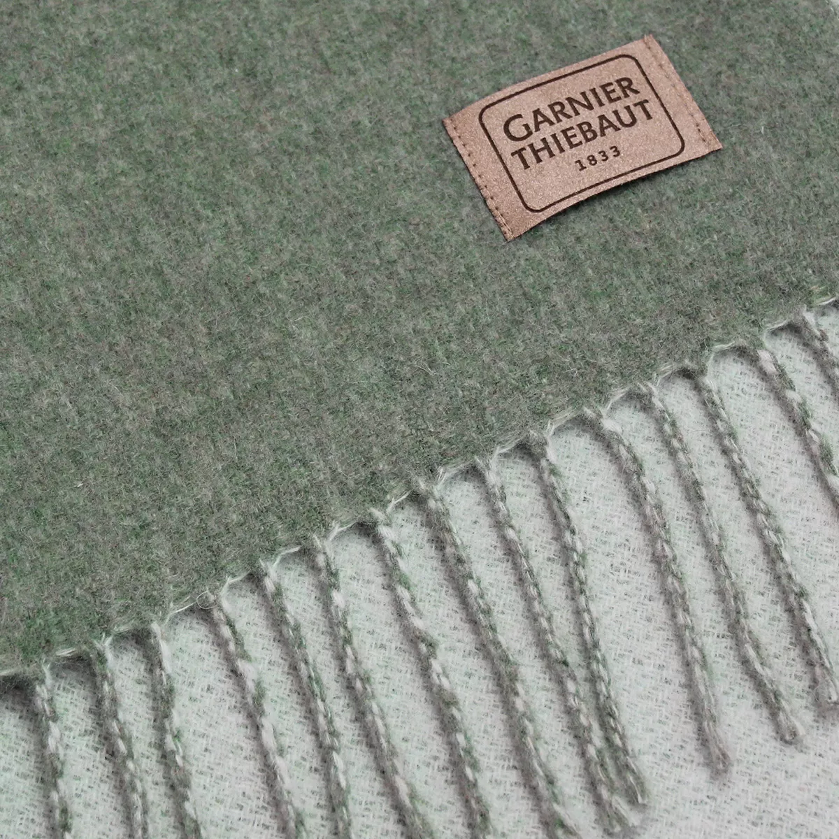 Garnier Thiebaut Plaid Laine & Autres Fibres Coloris Vert Lichen Duetto Lichen