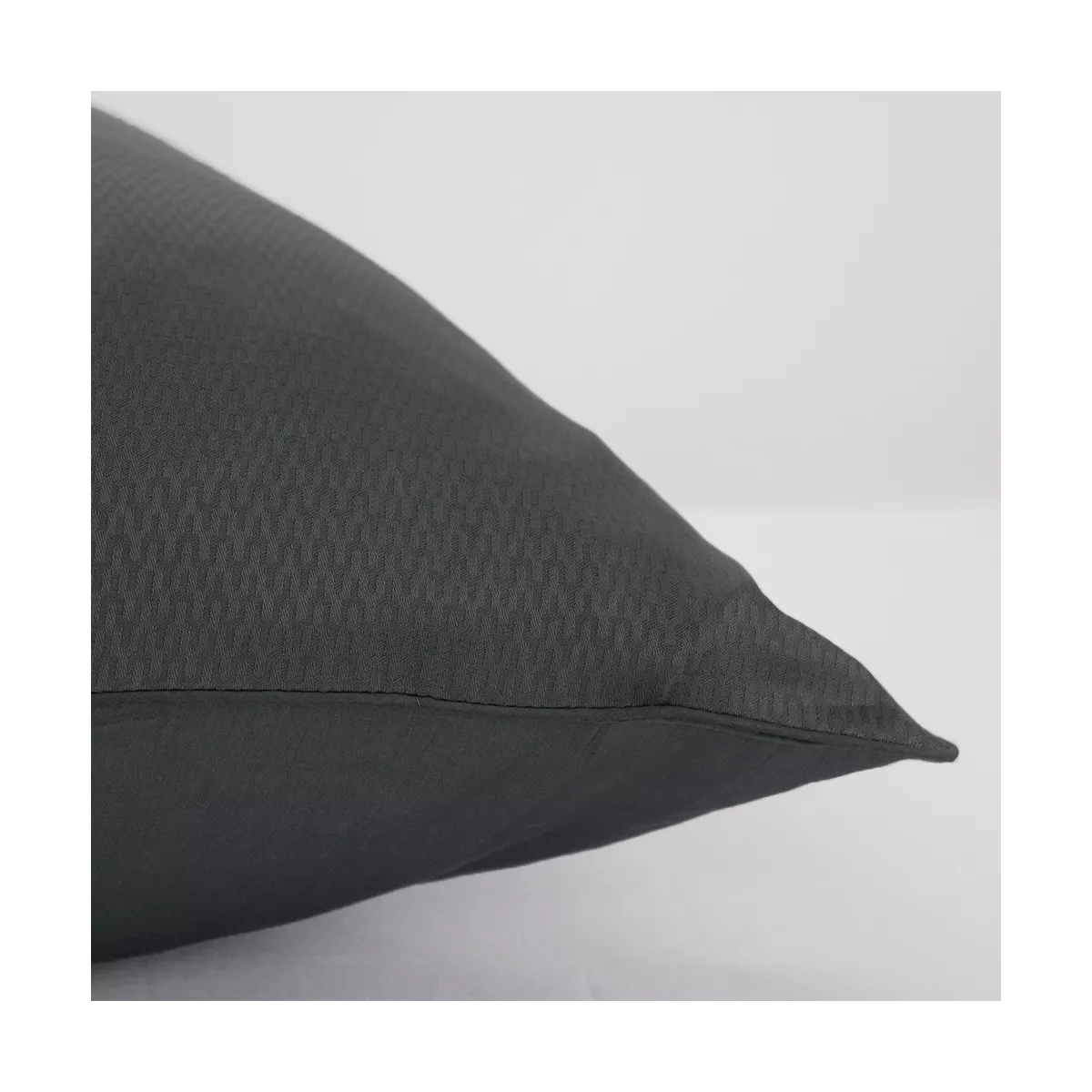 Garnier Thiebaut Taie D'oreiller Satin De Coton Coloris Anthracite Titane Vibrato Titane