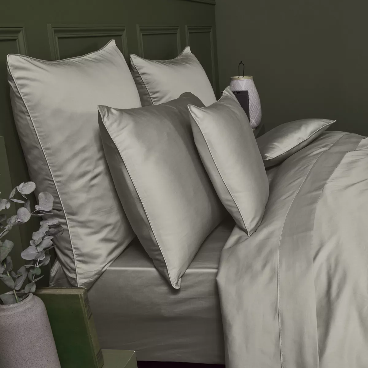 Garnier Thiebaut Taie De Traversin Satin De Coton 120 Fils/cm² Coloris Beige Taupe Ava Uni Taupe
