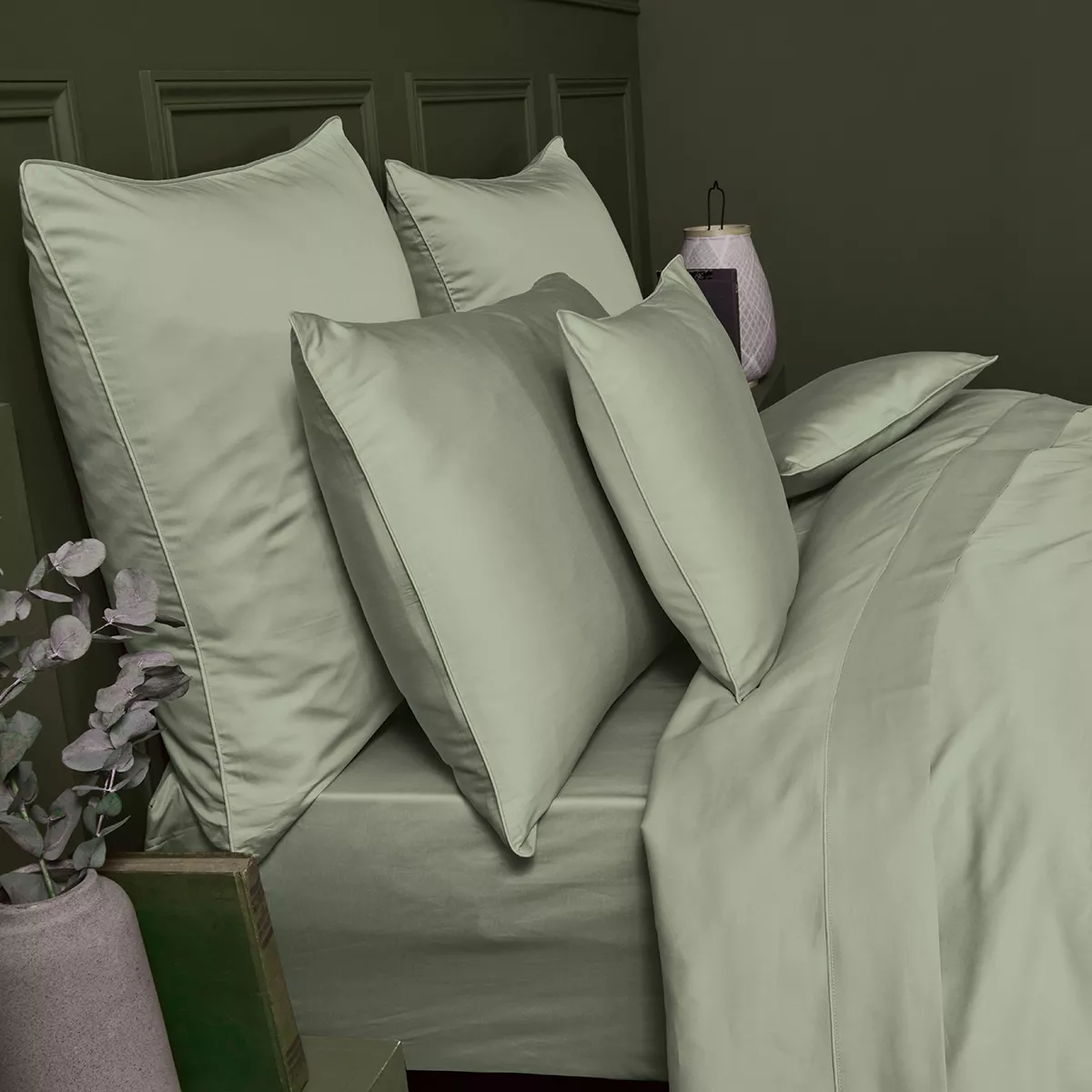 Garnier Thiebaut Taie De Traversin Satin De Coton 120 Fils/cm² Coloris Vert Lichen Ava Uni Lichen