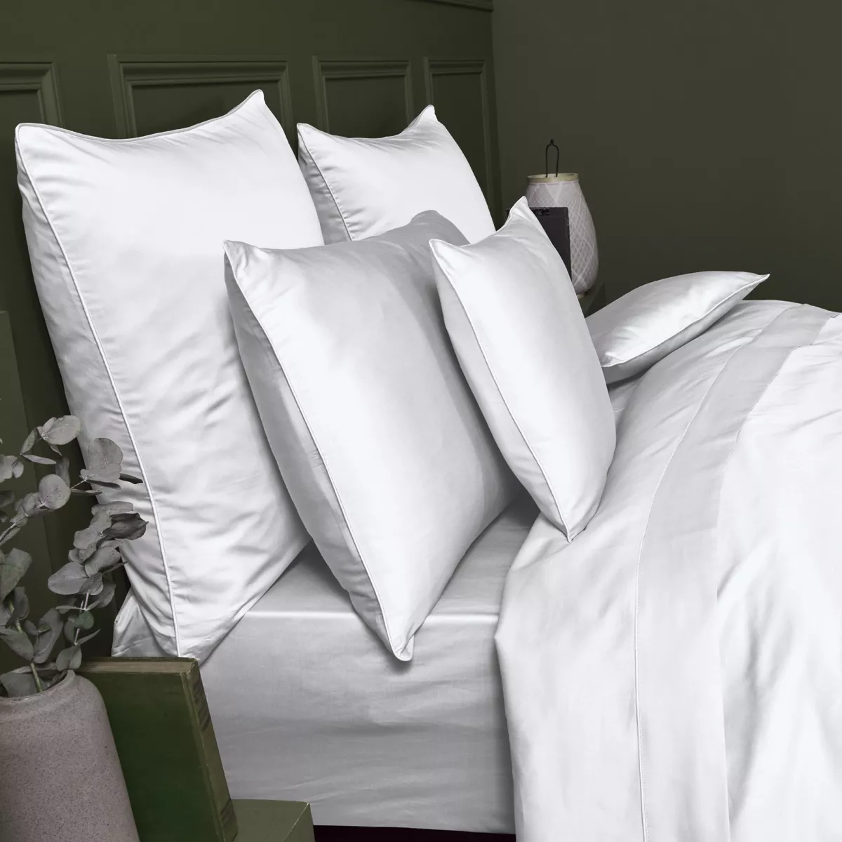 Garnier Thiebaut Taie De Traversin Satin De Coton 120 Fils/cm² Coloris Blanc Blanc Ava Uni Blanc