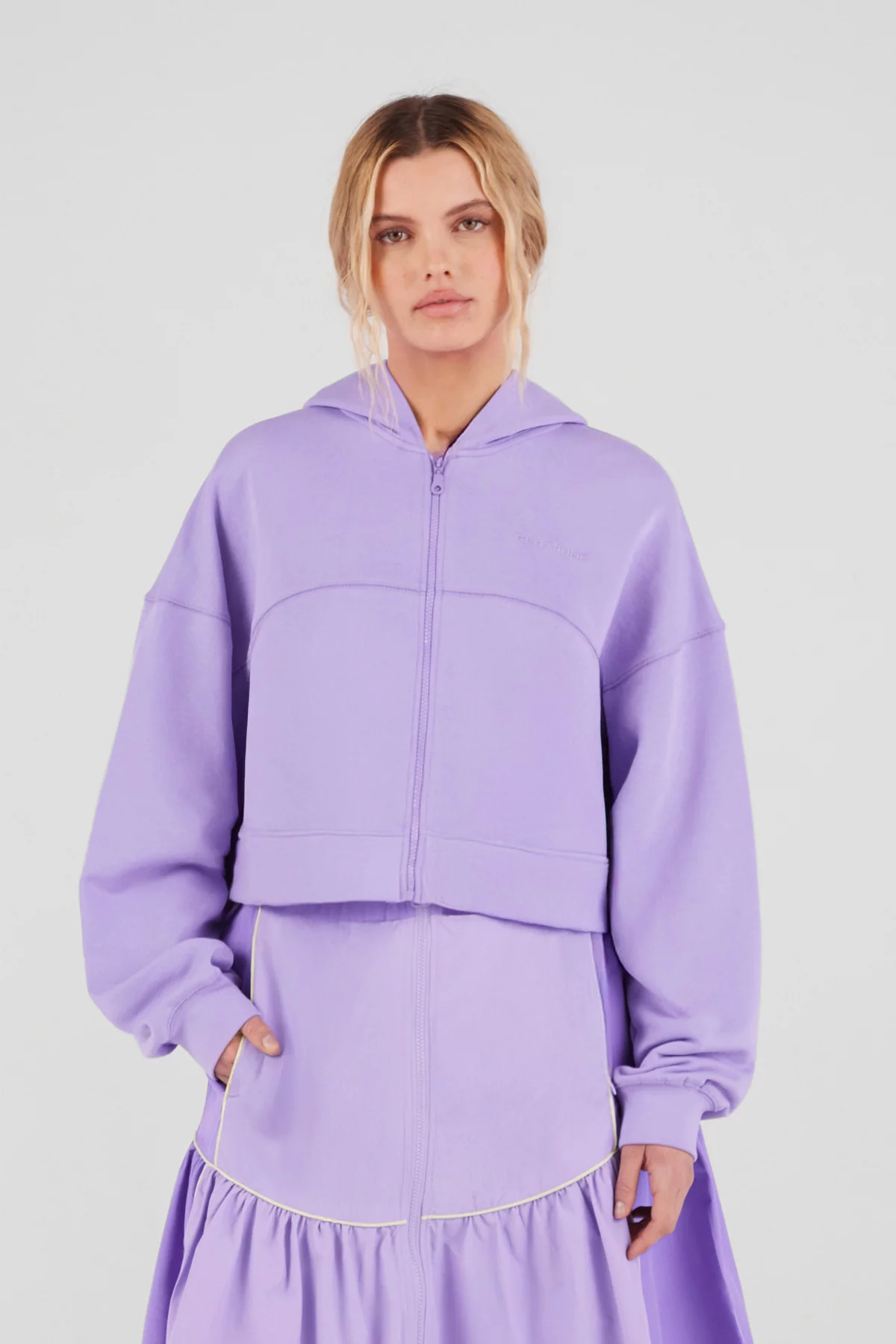 gertrude gaston Sweat à capuche cropped Amina