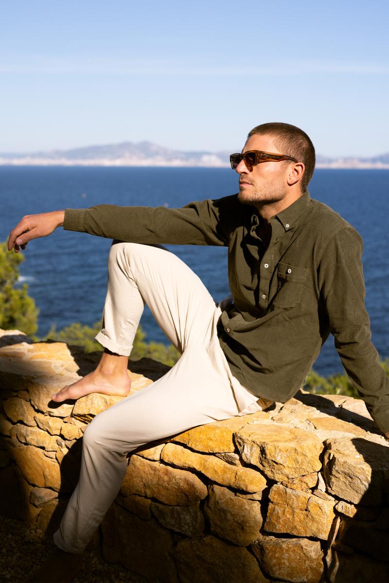 Gilis Chemise Kaki En Velours Côtelé Col Classique