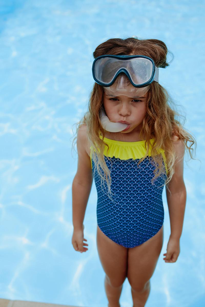 Gilis Maillot De Bain Une Pièce Java - Nagoya Le Décolleté Droit à Volant Pour Petite Fille