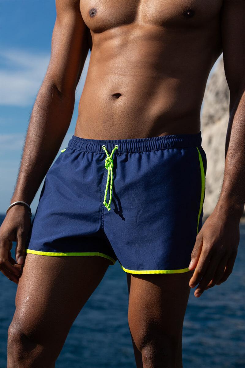 Gilis Short De Bain Court Komodo - Intense Blue Le Rétro Et Sportif à Ceinture élastiquée