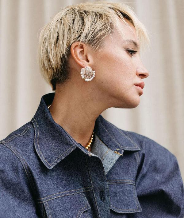 Gisèl B Boucles Chanel En Coquillage