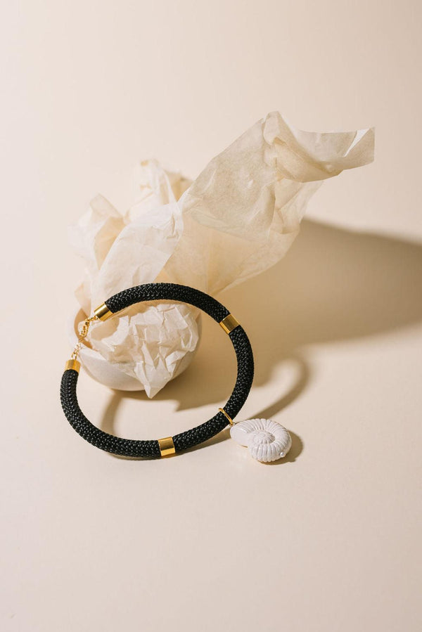 Gisèl B Choker Maddie